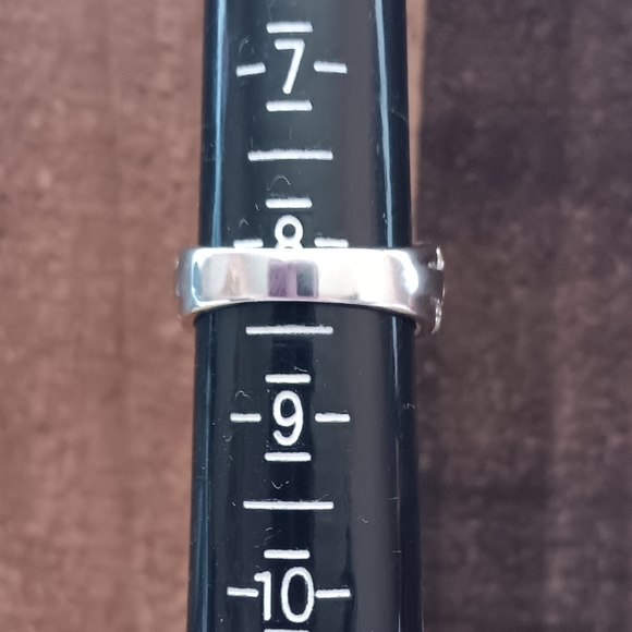 Silver Tone Square Cut Light Green Glass Ring - Picture 6 of 12